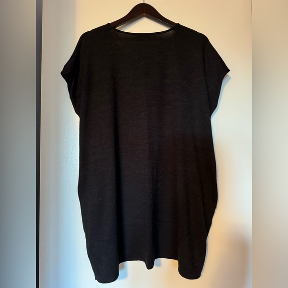 aritzia tshirt dress - Picture 3 of 3